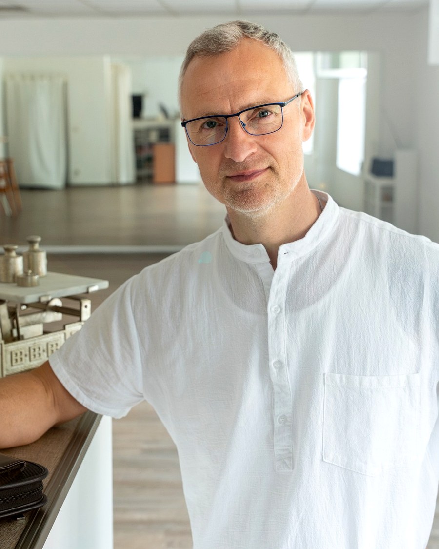 Porträt von Maik Zschech im Trainingsumfeld.